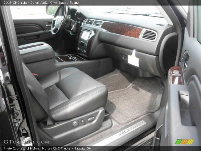 Onyx Black / Ebony 2013 GMC Yukon Denali AWD