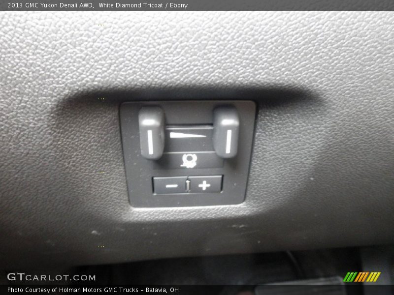 White Diamond Tricoat / Ebony 2013 GMC Yukon Denali AWD