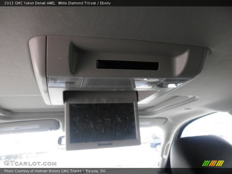 White Diamond Tricoat / Ebony 2013 GMC Yukon Denali AWD