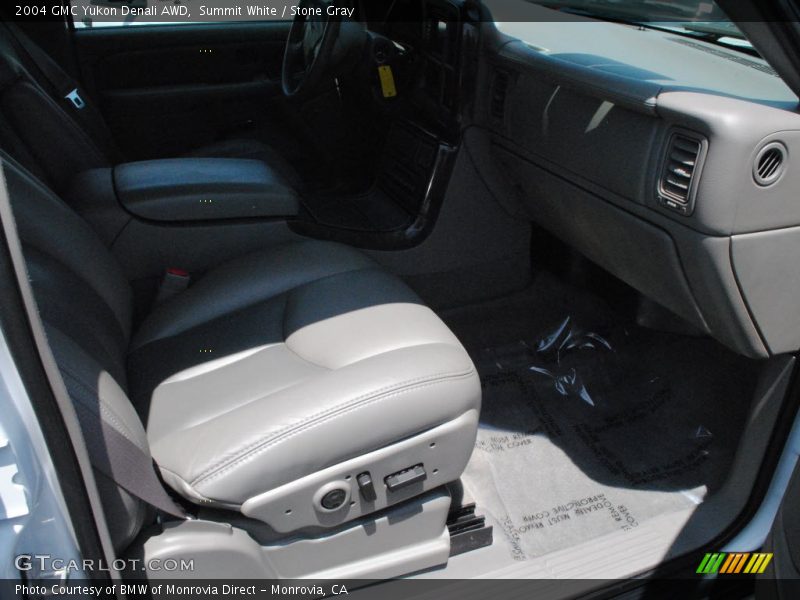 Summit White / Stone Gray 2004 GMC Yukon Denali AWD