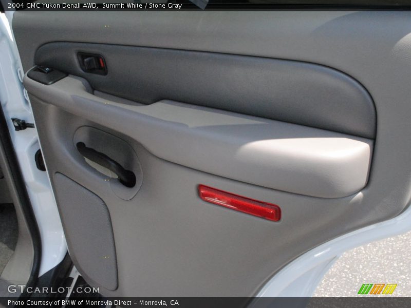 Summit White / Stone Gray 2004 GMC Yukon Denali AWD