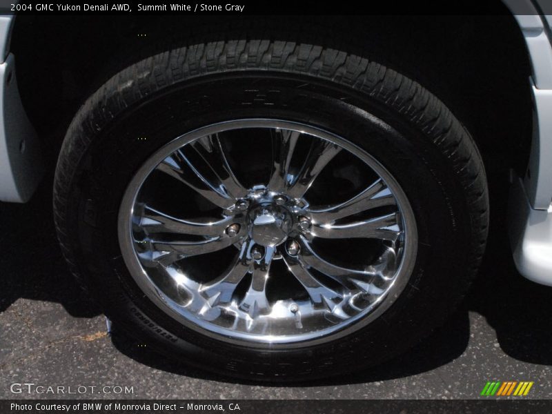 Summit White / Stone Gray 2004 GMC Yukon Denali AWD