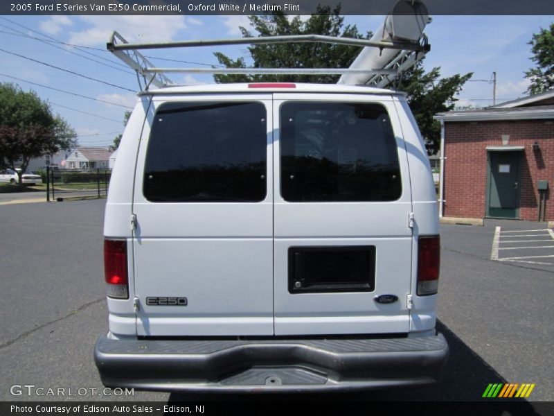 Oxford White / Medium Flint 2005 Ford E Series Van E250 Commercial