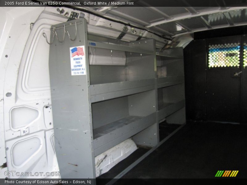Oxford White / Medium Flint 2005 Ford E Series Van E250 Commercial