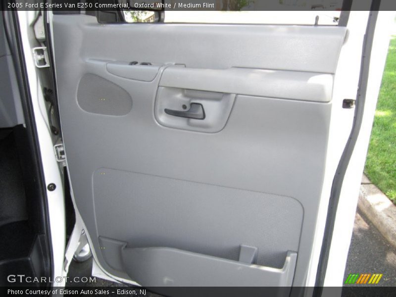 Oxford White / Medium Flint 2005 Ford E Series Van E250 Commercial