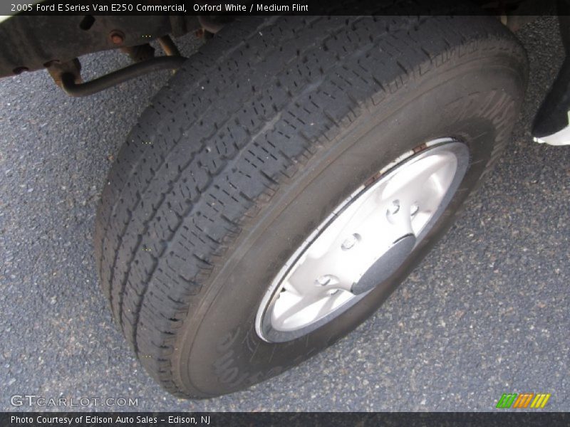 Oxford White / Medium Flint 2005 Ford E Series Van E250 Commercial