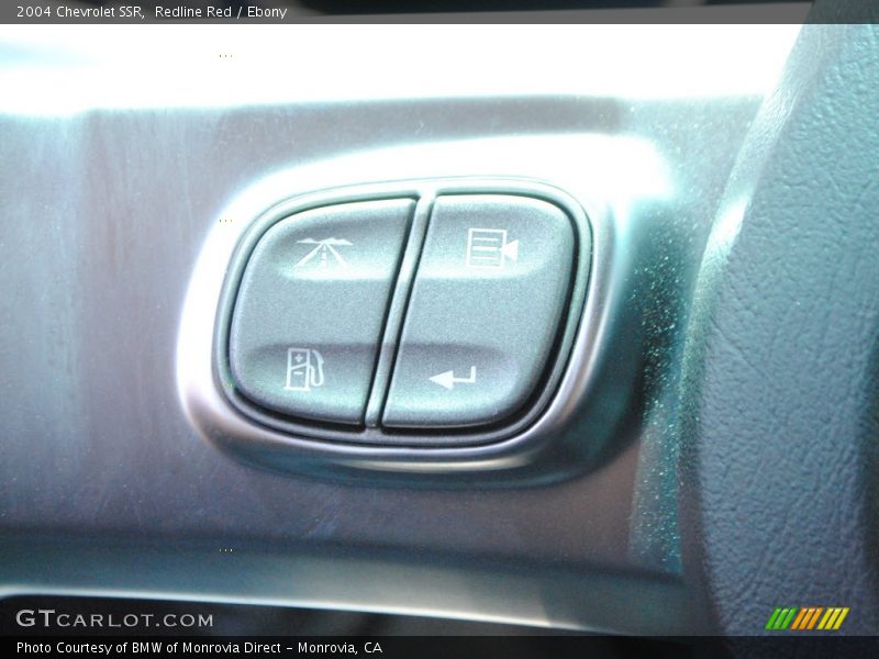 Redline Red / Ebony 2004 Chevrolet SSR