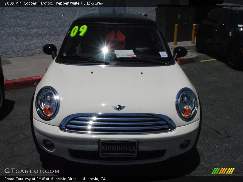 Pepper White / Black/Grey 2009 Mini Cooper Hardtop