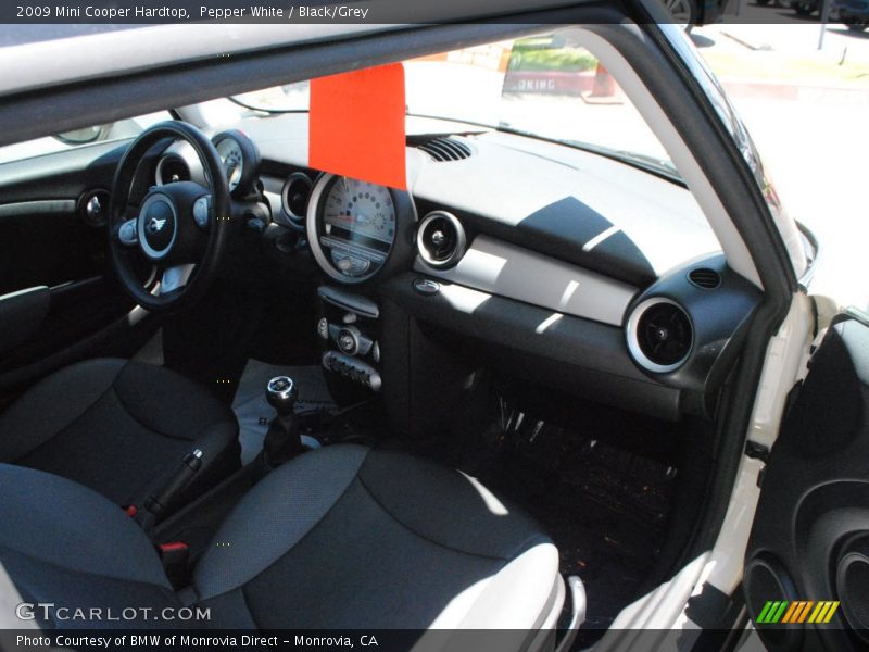Pepper White / Black/Grey 2009 Mini Cooper Hardtop