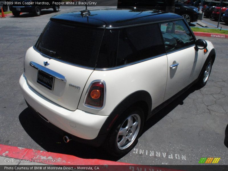 Pepper White / Black/Grey 2009 Mini Cooper Hardtop