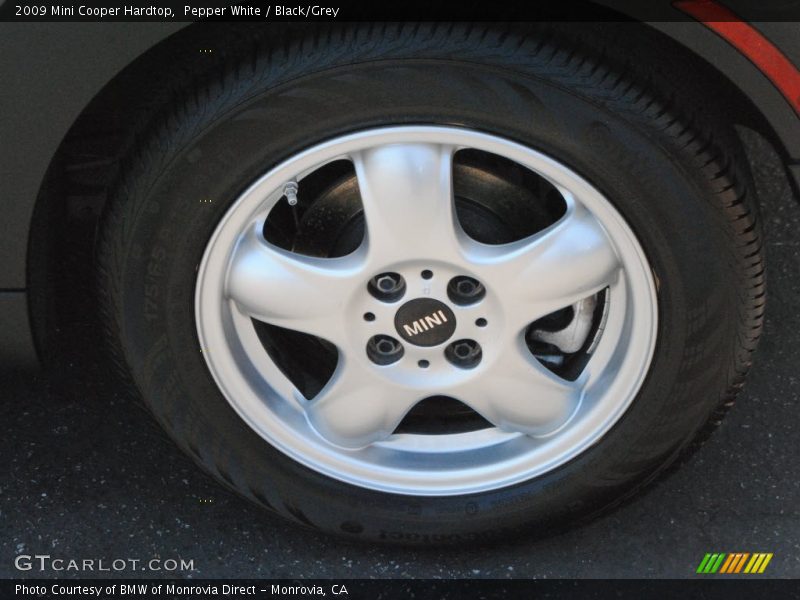 Pepper White / Black/Grey 2009 Mini Cooper Hardtop