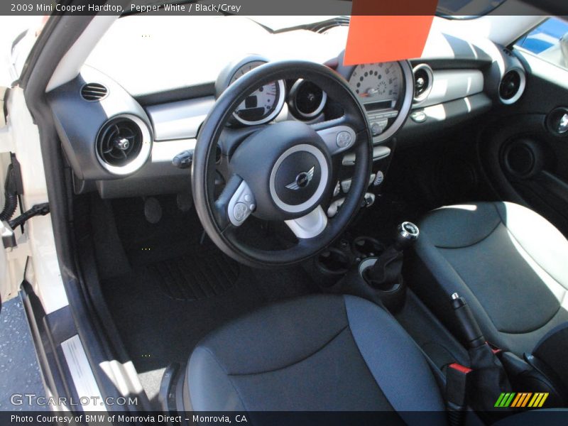 Pepper White / Black/Grey 2009 Mini Cooper Hardtop
