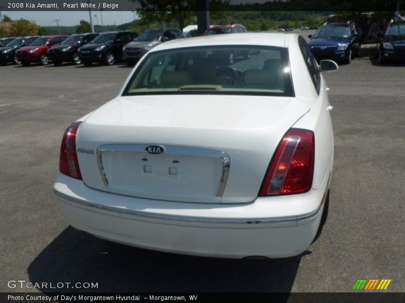 Pearl White / Beige 2008 Kia Amanti