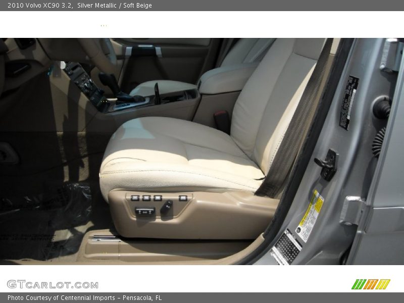 Silver Metallic / Soft Beige 2010 Volvo XC90 3.2