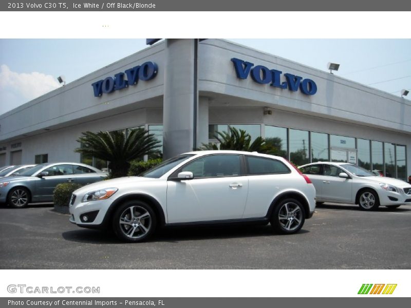 Ice White / Off Black/Blonde 2013 Volvo C30 T5