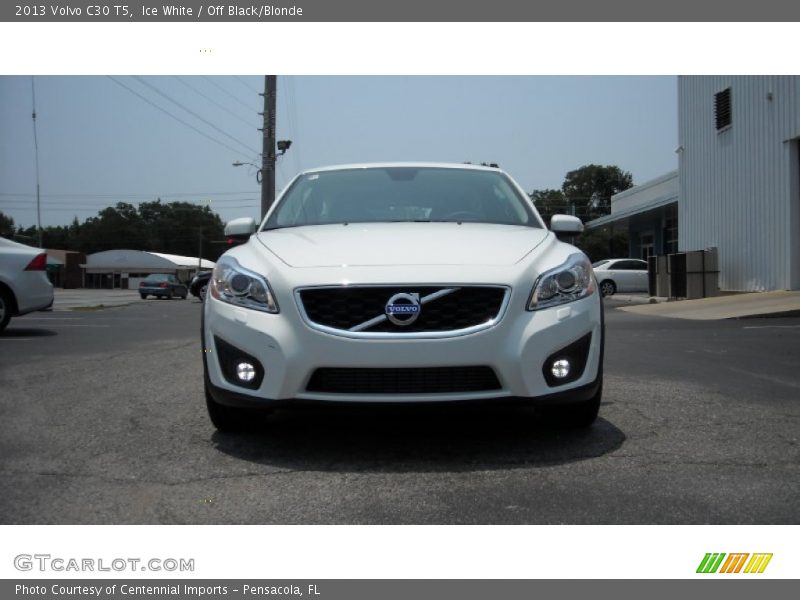 Ice White / Off Black/Blonde 2013 Volvo C30 T5