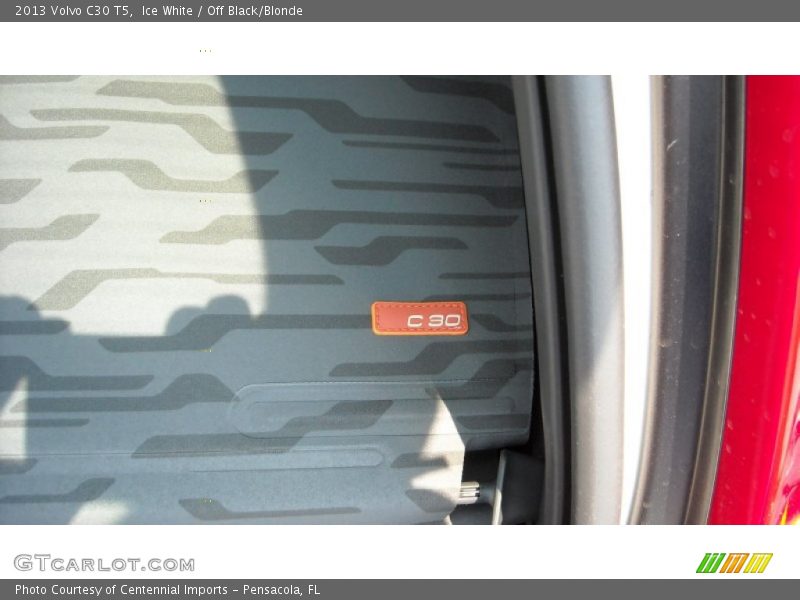 Ice White / Off Black/Blonde 2013 Volvo C30 T5