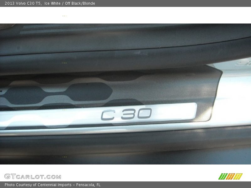 Ice White / Off Black/Blonde 2013 Volvo C30 T5