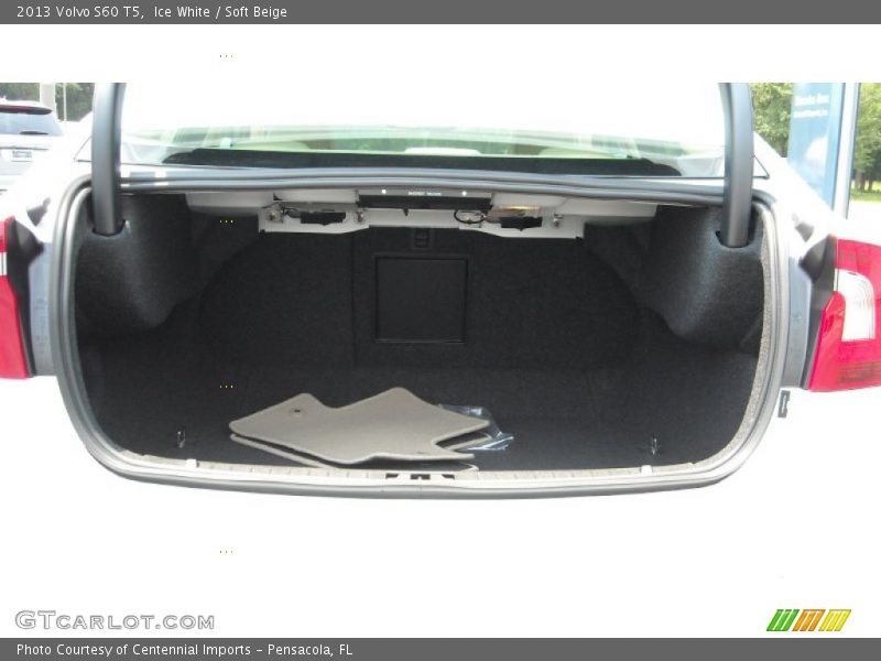 Ice White / Soft Beige 2013 Volvo S60 T5