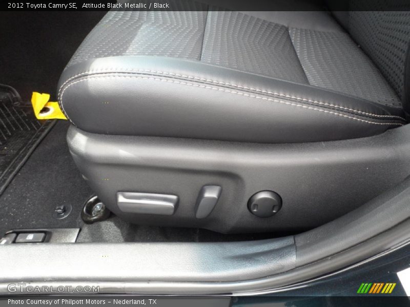Attitude Black Metallic / Black 2012 Toyota Camry SE
