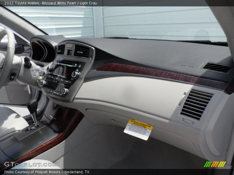 Blizzard White Pearl / Light Gray 2012 Toyota Avalon
