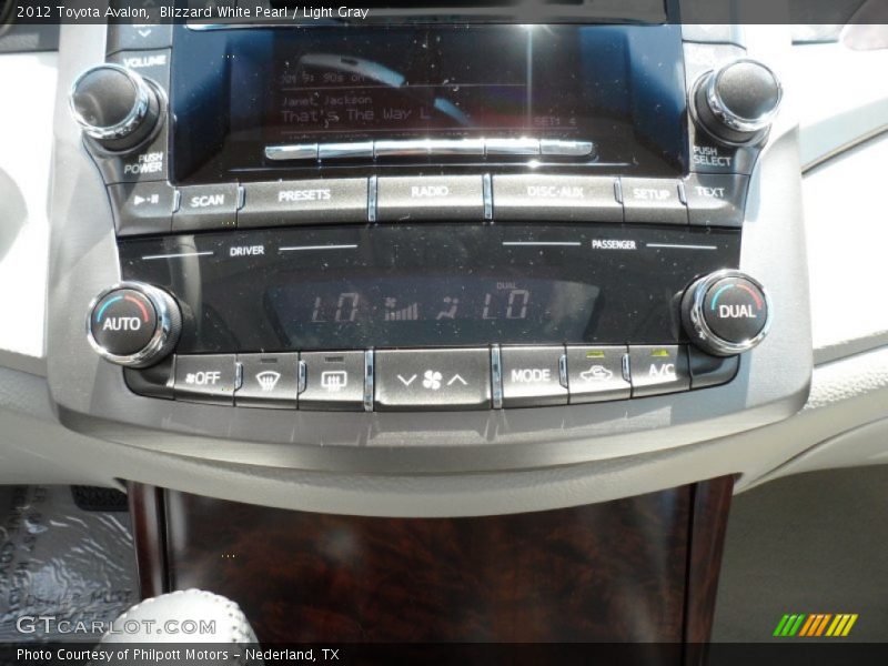 Blizzard White Pearl / Light Gray 2012 Toyota Avalon