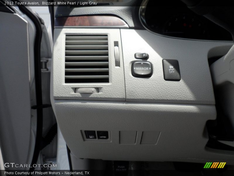 Blizzard White Pearl / Light Gray 2012 Toyota Avalon