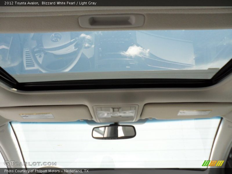 Blizzard White Pearl / Light Gray 2012 Toyota Avalon