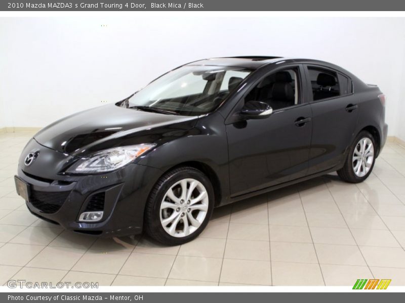 Front 3/4 View of 2010 MAZDA3 s Grand Touring 4 Door