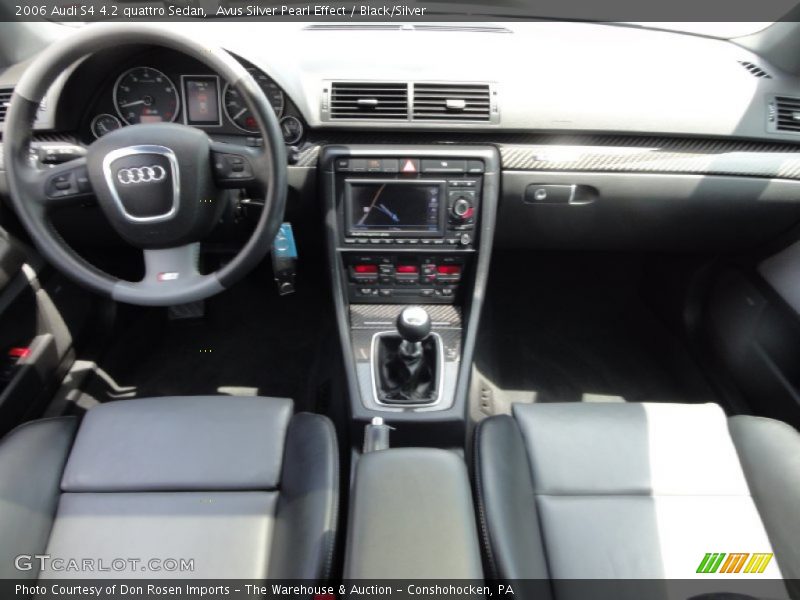 Dashboard of 2006 S4 4.2 quattro Sedan