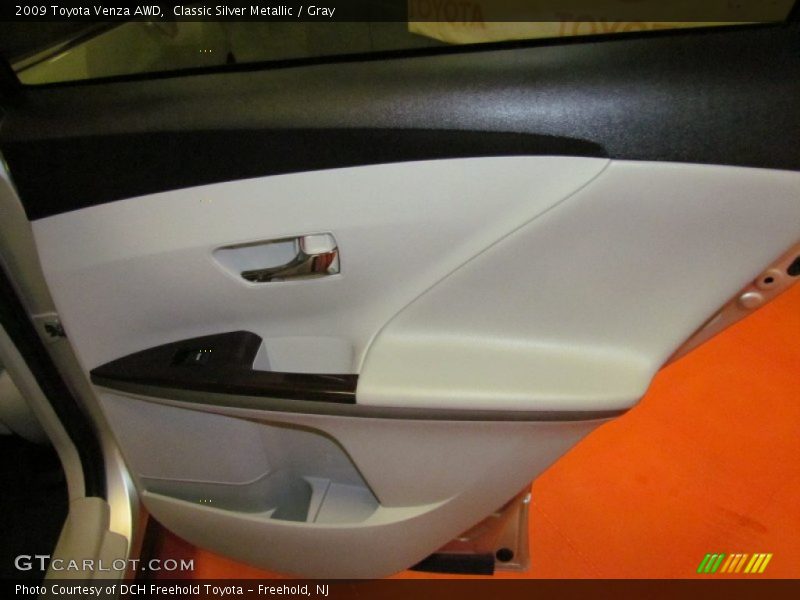 Classic Silver Metallic / Gray 2009 Toyota Venza AWD