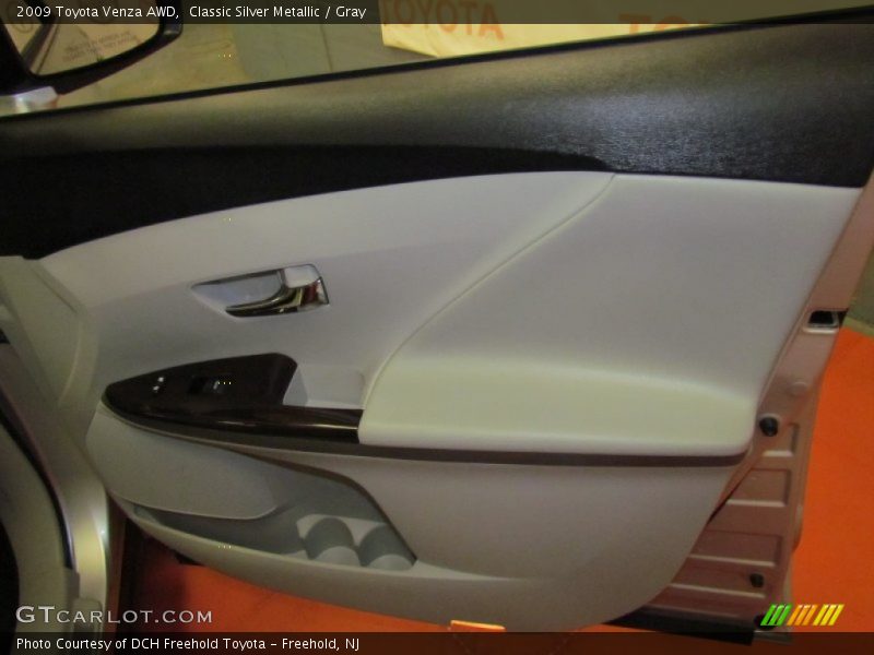 Classic Silver Metallic / Gray 2009 Toyota Venza AWD