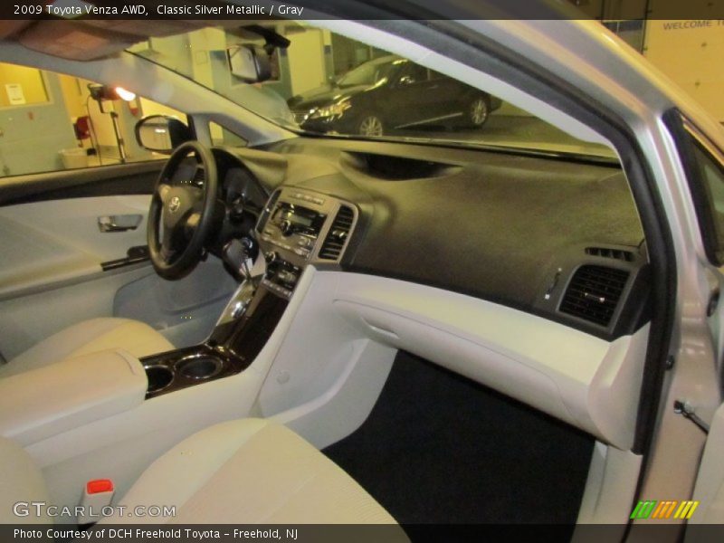 Classic Silver Metallic / Gray 2009 Toyota Venza AWD