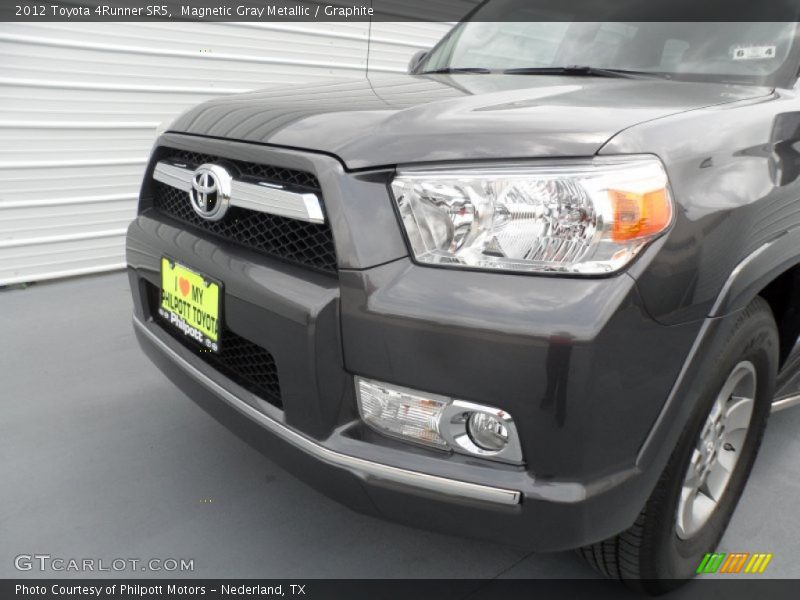 Magnetic Gray Metallic / Graphite 2012 Toyota 4Runner SR5