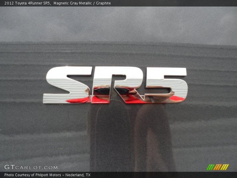 Magnetic Gray Metallic / Graphite 2012 Toyota 4Runner SR5