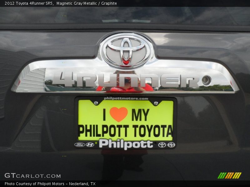 Magnetic Gray Metallic / Graphite 2012 Toyota 4Runner SR5