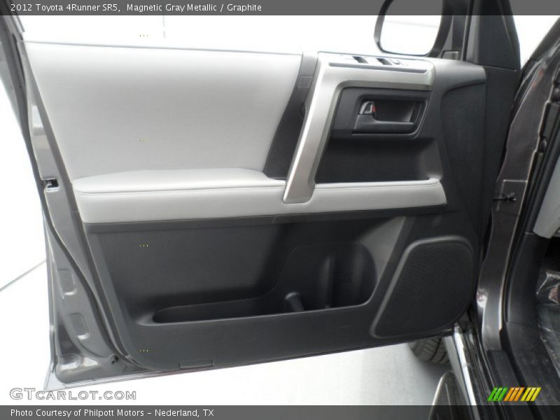 Magnetic Gray Metallic / Graphite 2012 Toyota 4Runner SR5