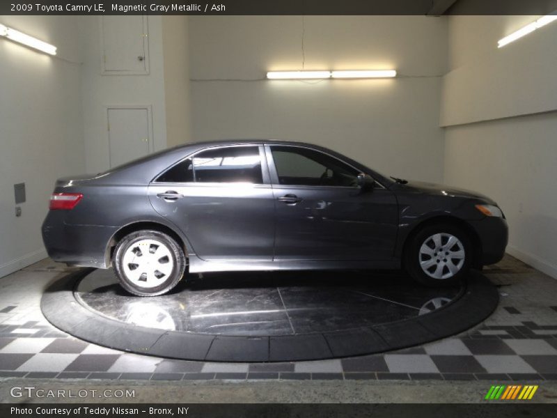 Magnetic Gray Metallic / Ash 2009 Toyota Camry LE