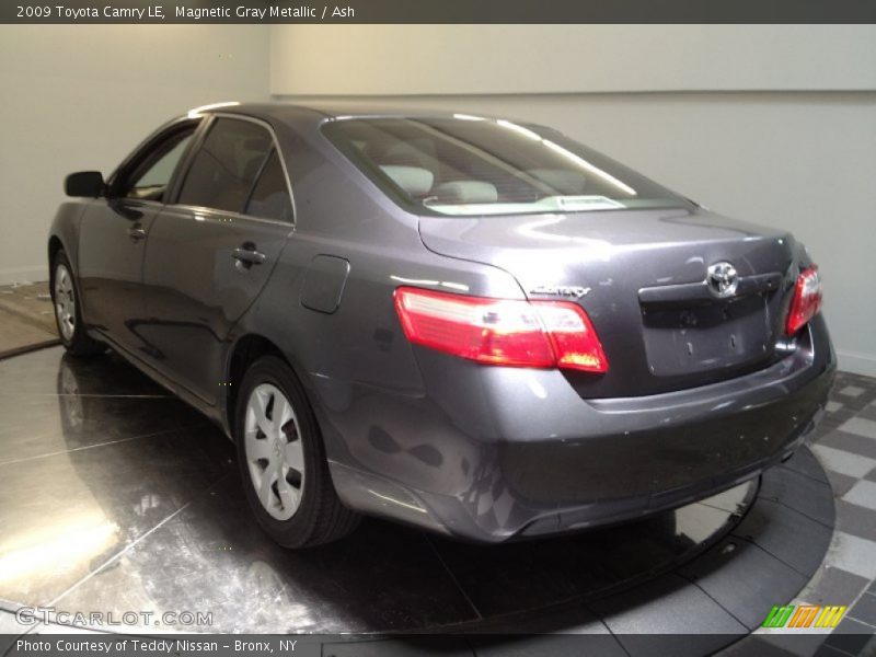 Magnetic Gray Metallic / Ash 2009 Toyota Camry LE