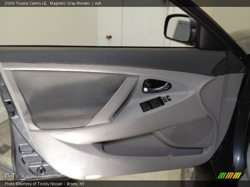 Magnetic Gray Metallic / Ash 2009 Toyota Camry LE