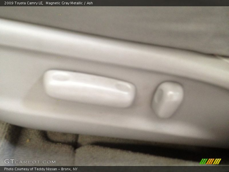Magnetic Gray Metallic / Ash 2009 Toyota Camry LE
