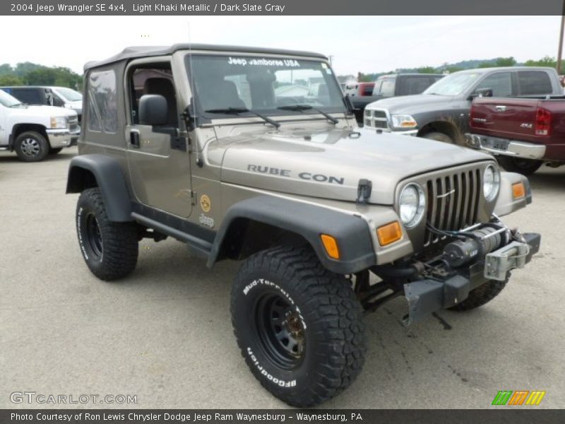 Light Khaki Metallic / Dark Slate Gray 2004 Jeep Wrangler SE 4x4
