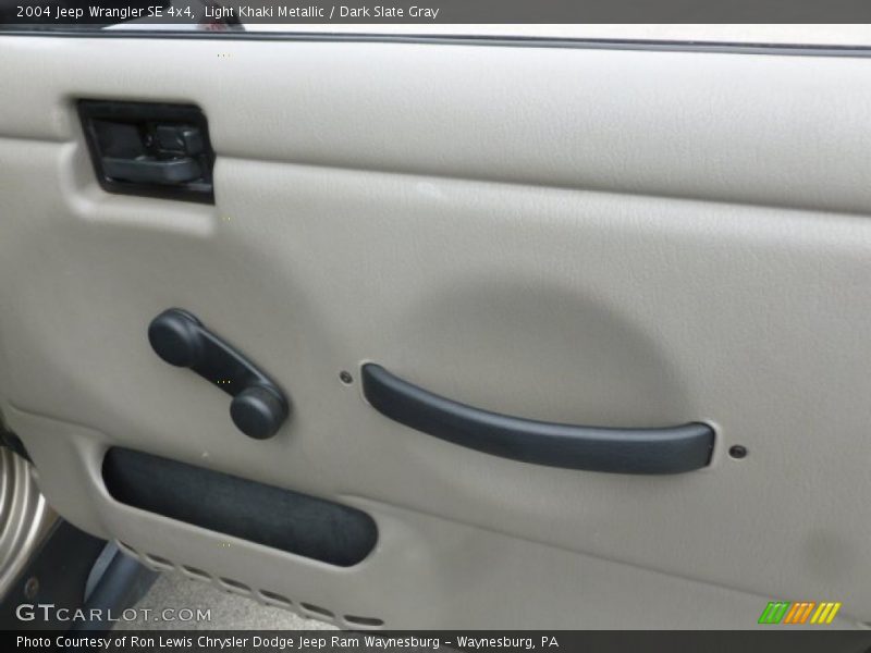 Light Khaki Metallic / Dark Slate Gray 2004 Jeep Wrangler SE 4x4