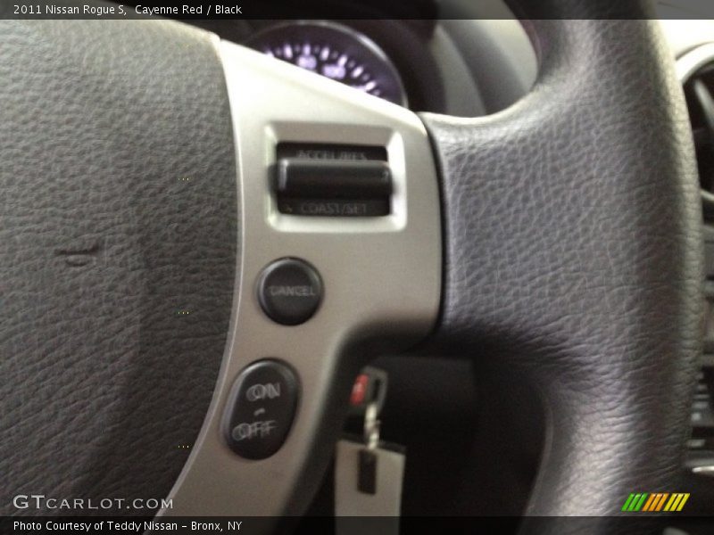 Cayenne Red / Black 2011 Nissan Rogue S
