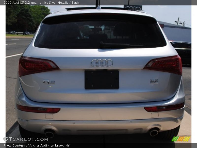 Ice Silver Metallic / Black 2010 Audi Q5 3.2 quattro