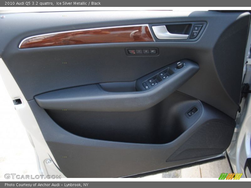 Ice Silver Metallic / Black 2010 Audi Q5 3.2 quattro