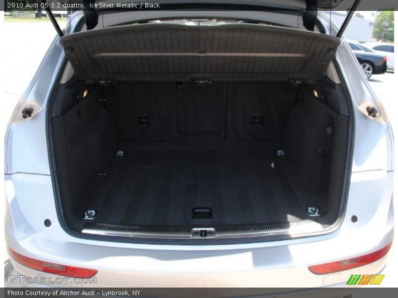 Ice Silver Metallic / Black 2010 Audi Q5 3.2 quattro