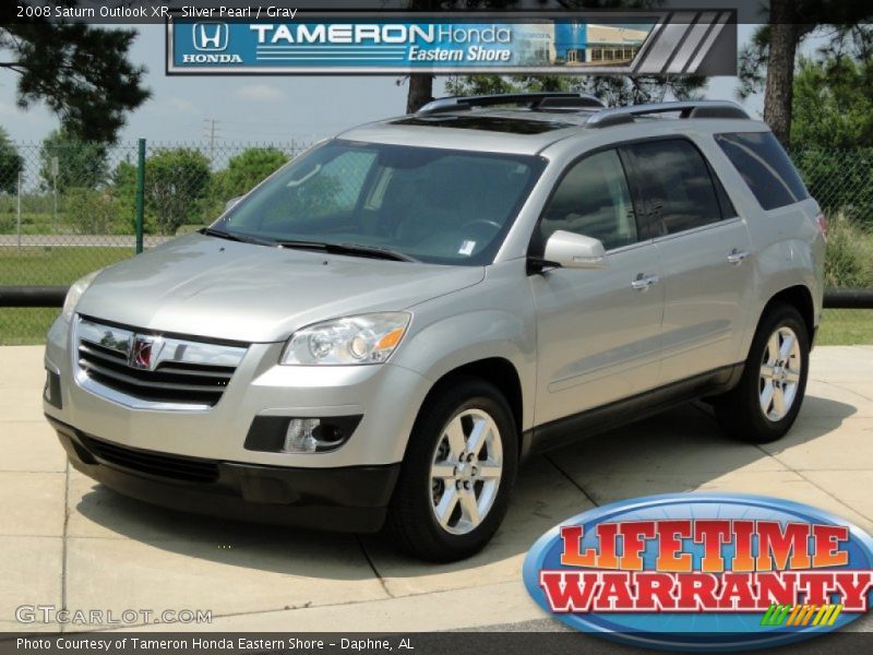 Silver Pearl / Gray 2008 Saturn Outlook XR
