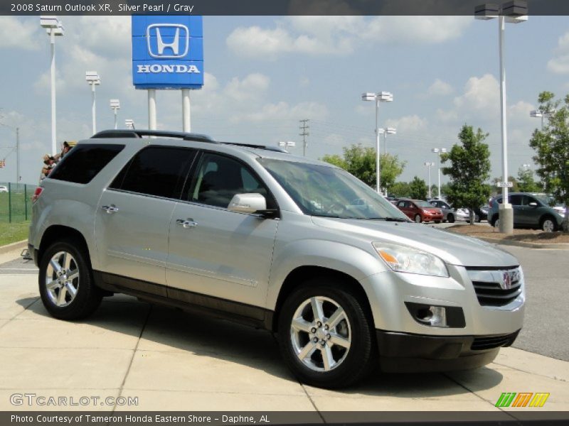 Silver Pearl / Gray 2008 Saturn Outlook XR