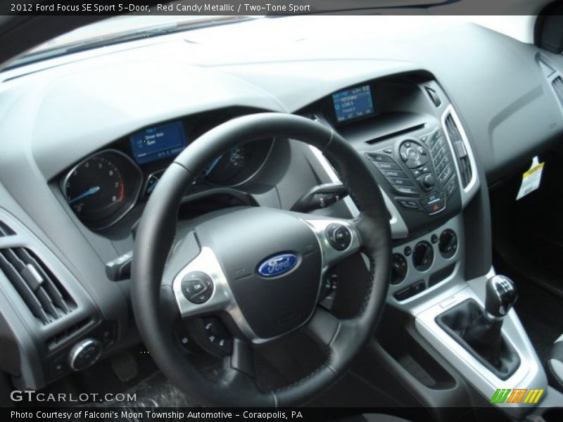 Red Candy Metallic / Two-Tone Sport 2012 Ford Focus SE Sport 5-Door
